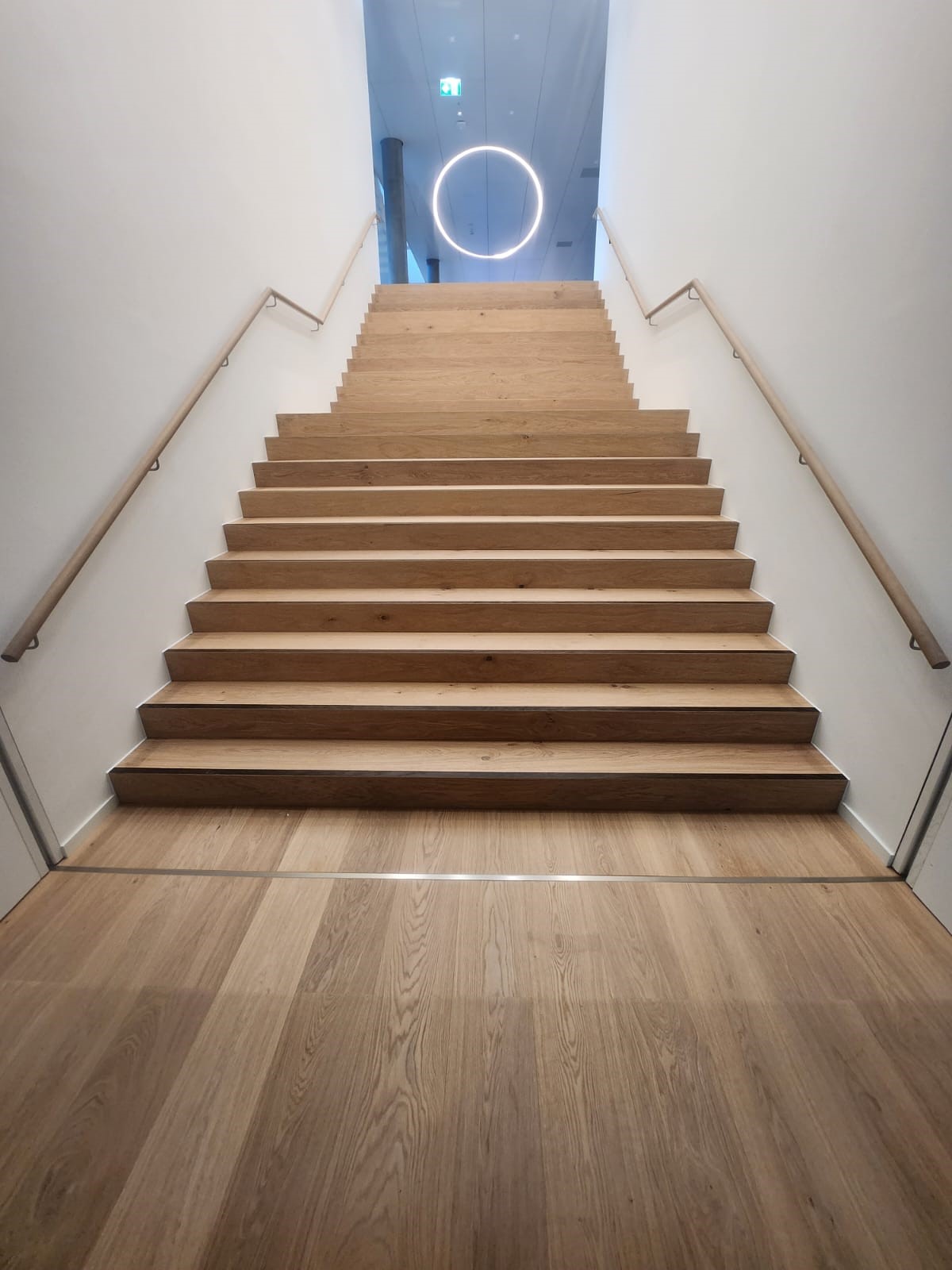 Mediensaal, Kantine und Treppenhaus