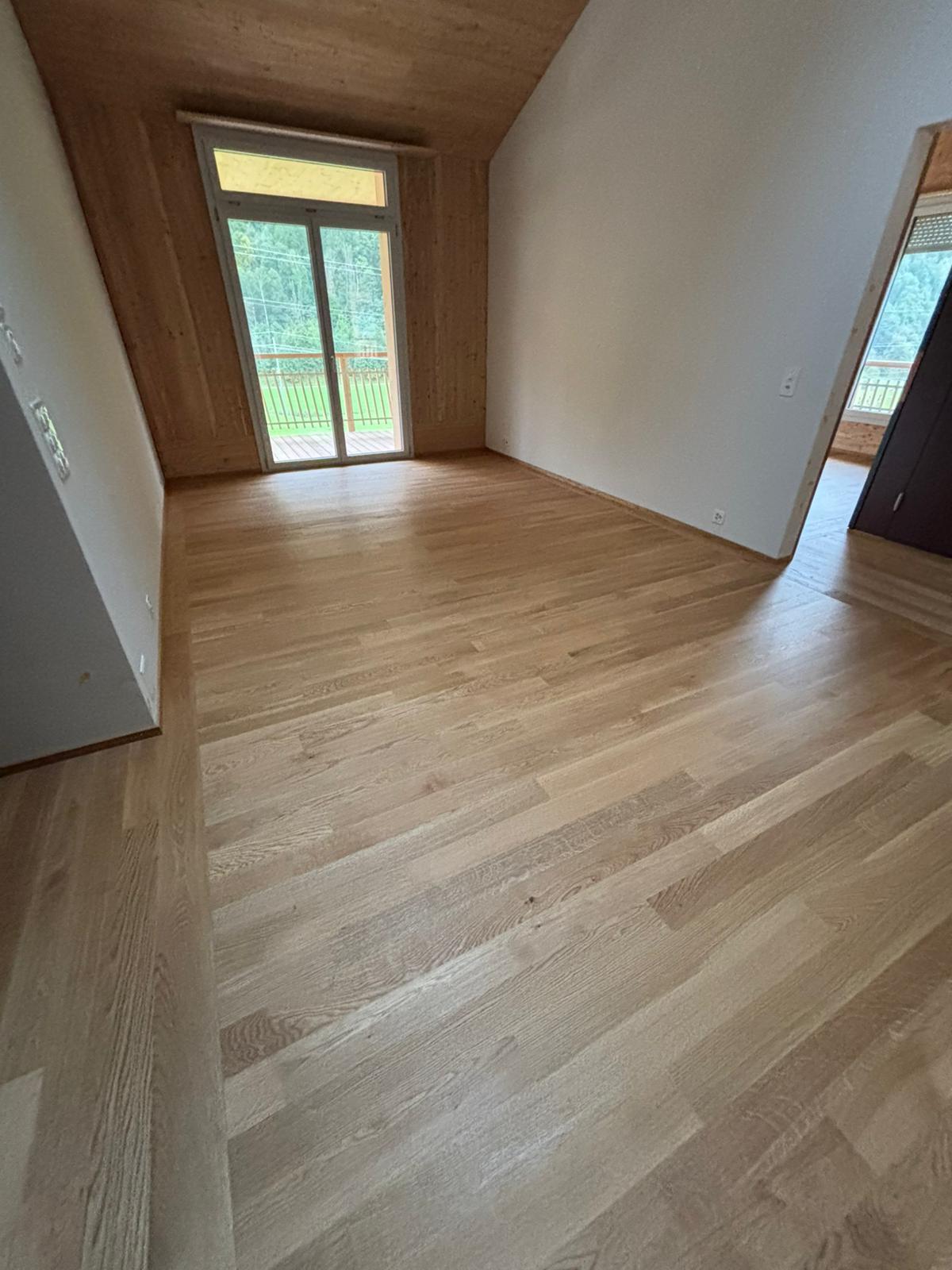 Eiche matt versiegelt mit Fries