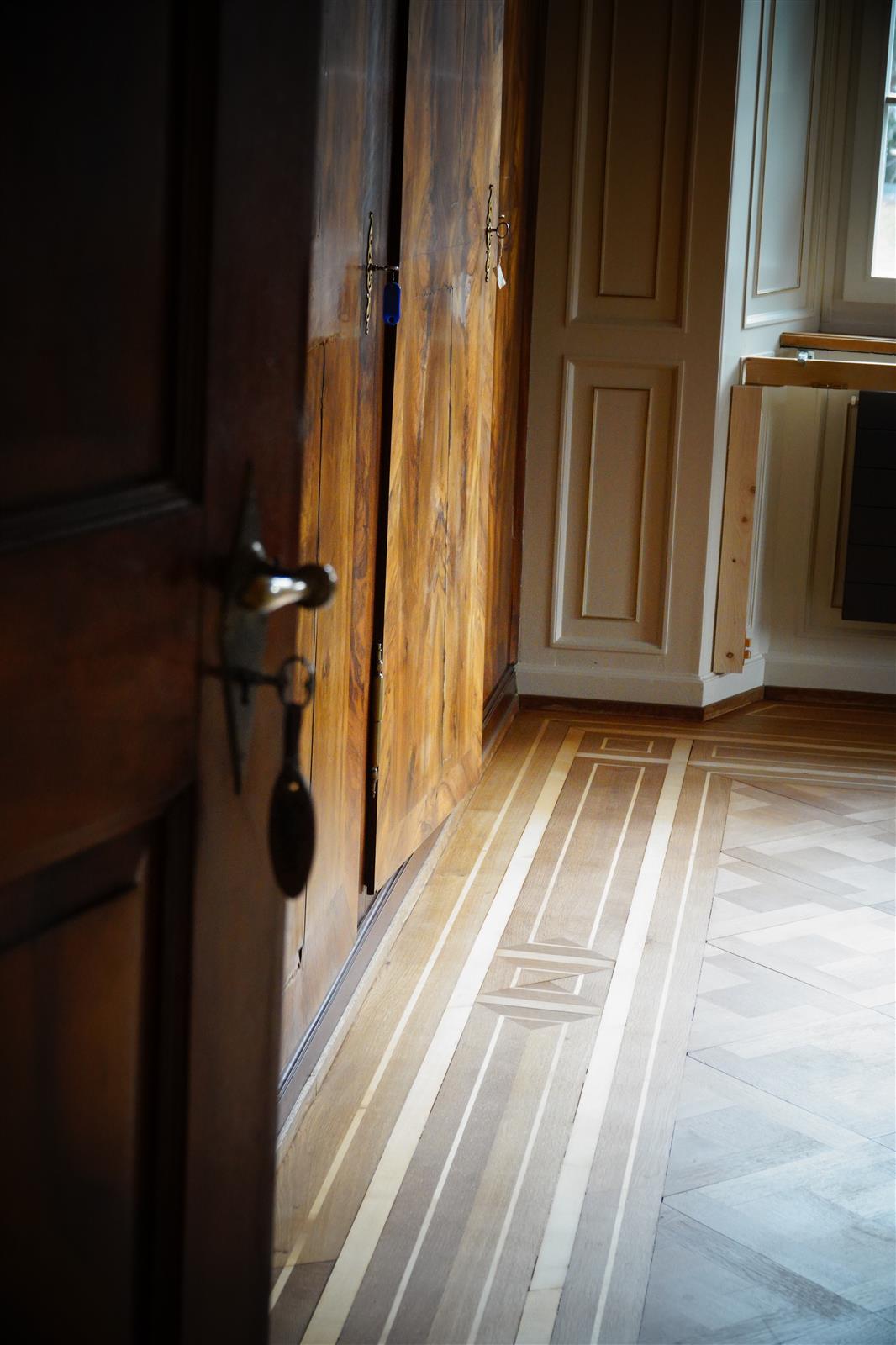 Renovierung alter Tafelböden und Ergänzung neuen Parkett Generationenhaus