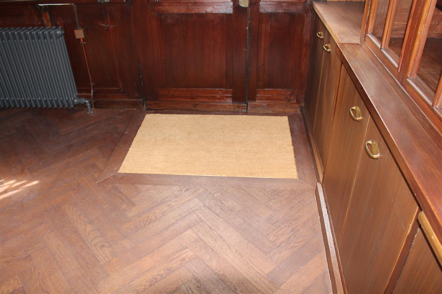 Parkett Verfärbung Durch Teppich - Elegant durch die Nacht: Der