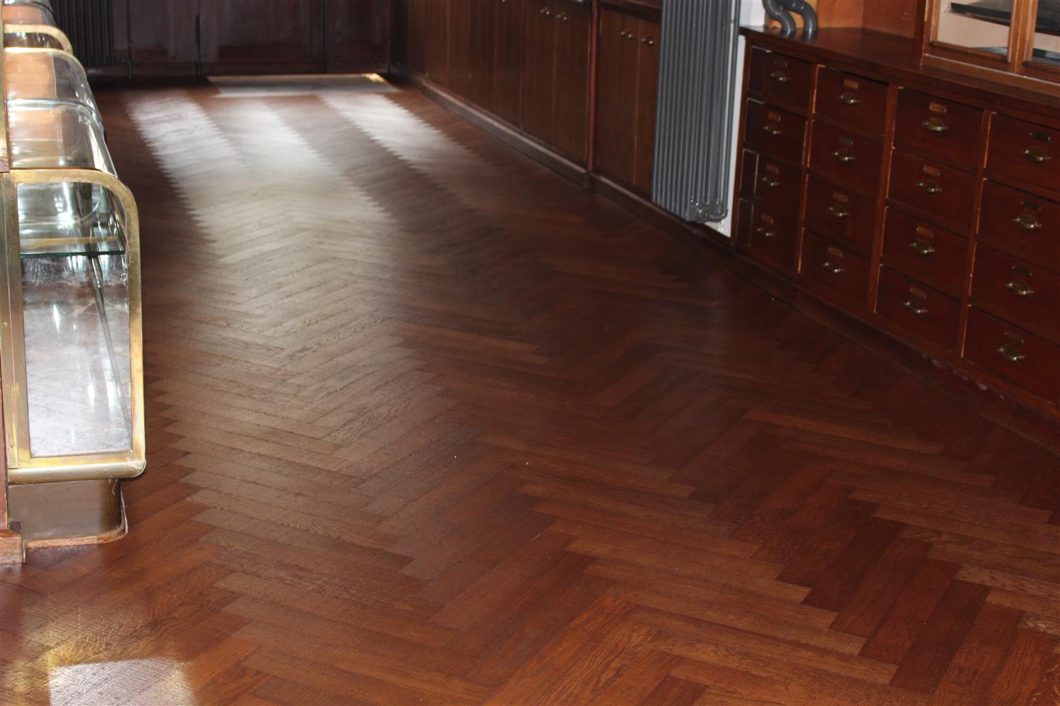 Parkettboden mit gealterter Optik - Peter Bamert Bodenwelten GmbH