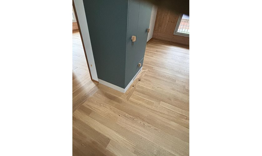 Eiche matt versiegelt mit Fries