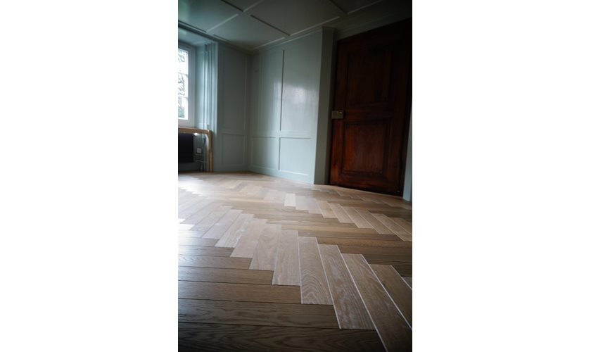 Renovierung alter Tafelböden und Ergänzung neuen Parkett Generationenhaus